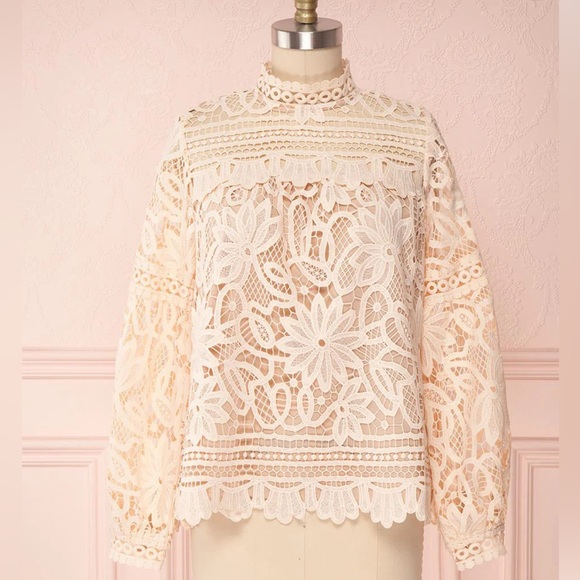 Beautiful Lace & Crochet Top - Picture 2 of 8